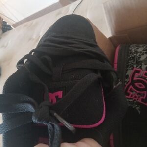 DC SNEAKERS GENTLY USED size womens 6